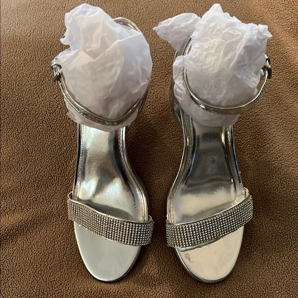Elegant Silver Women's Sandals